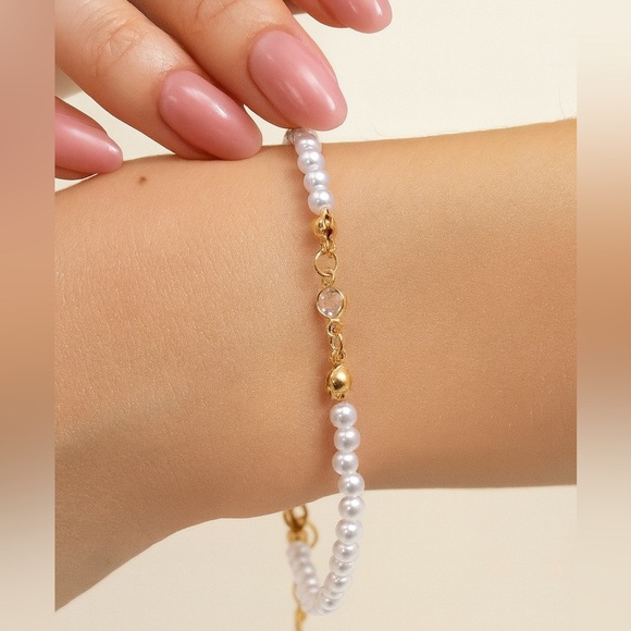 NEW | Dainty Pearl Beaded Bracelet with Gold Accents ✨ - Picture 1 of 3